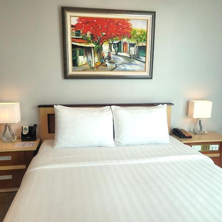 Luxeden Hotel Hanoi Exterior photo