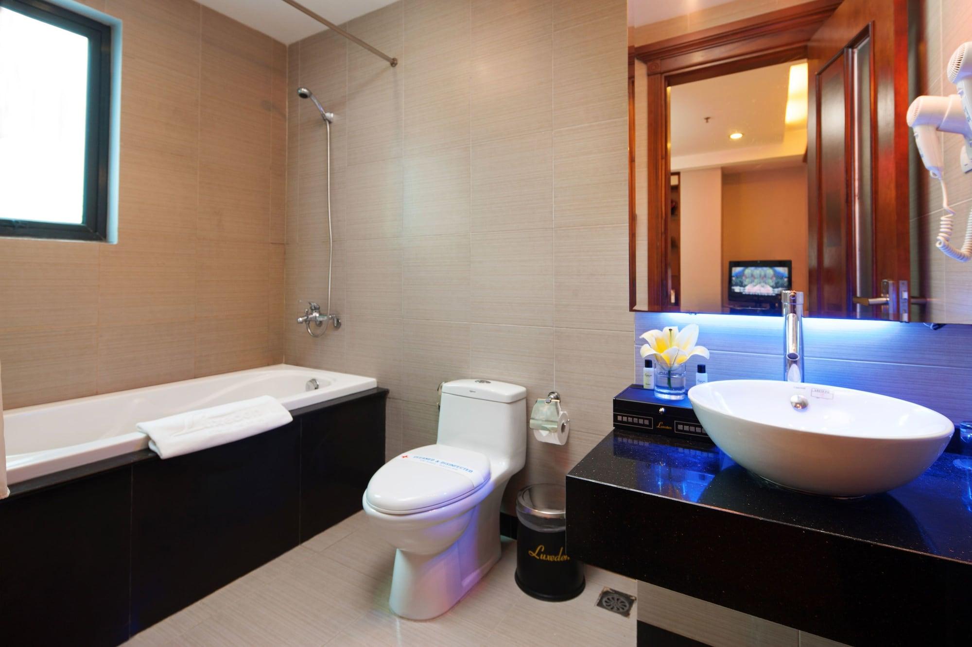 Luxeden Hotel Hanoi Exterior photo