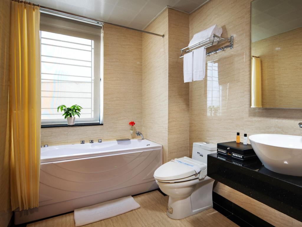 Luxeden Hotel Hanoi Exterior photo