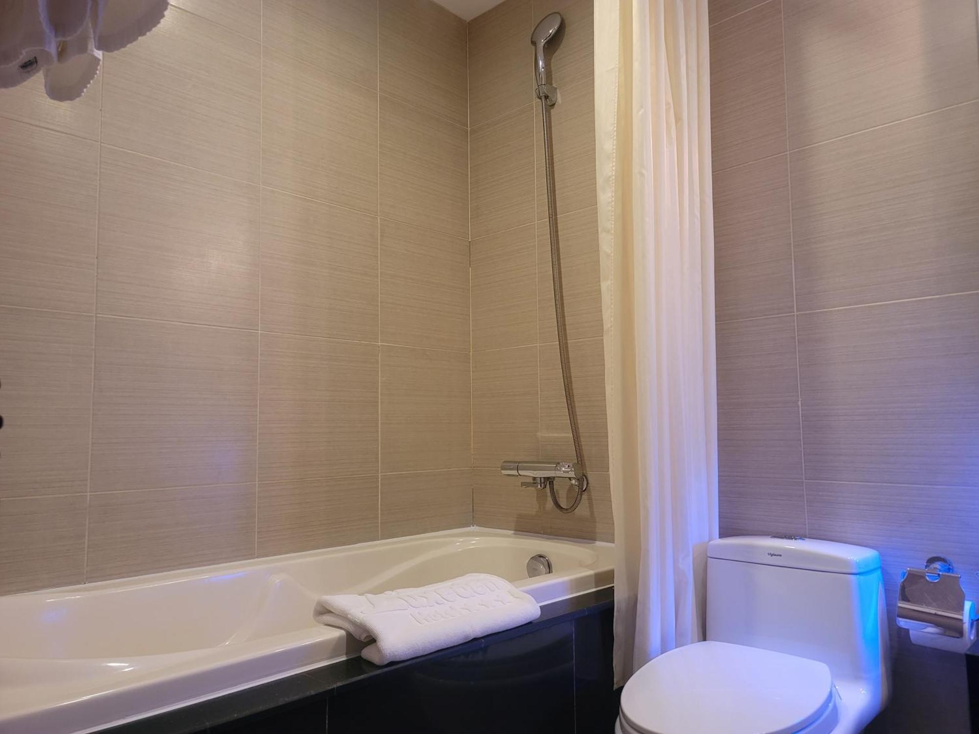 Luxeden Hotel Hanoi Exterior photo