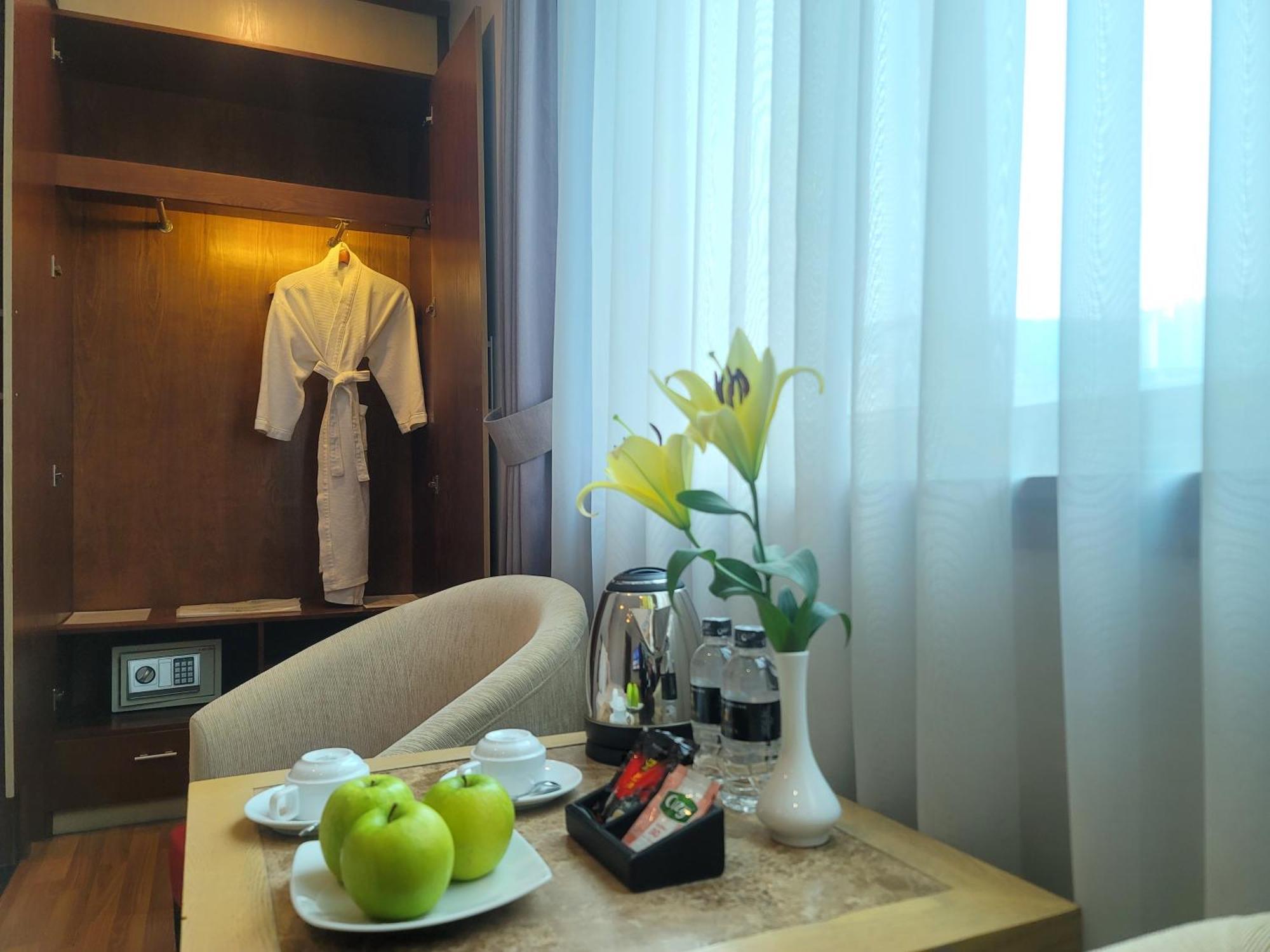 Luxeden Hotel Hanoi Exterior photo
