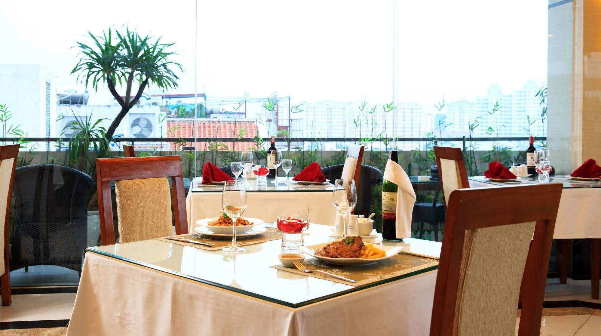 Luxeden Hotel Hanoi Exterior photo